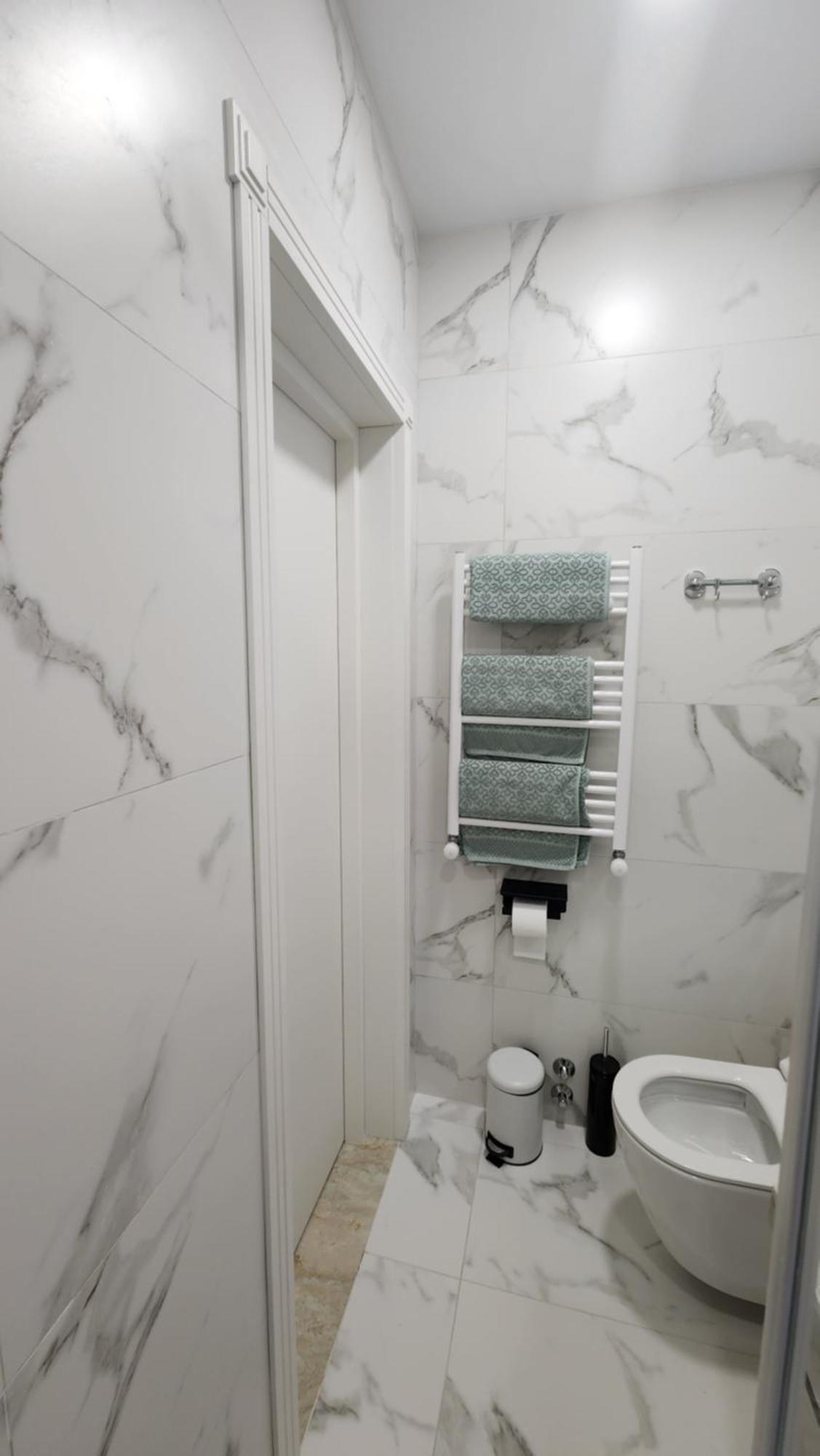 Khorgo Hotel Гори Екстериор снимка